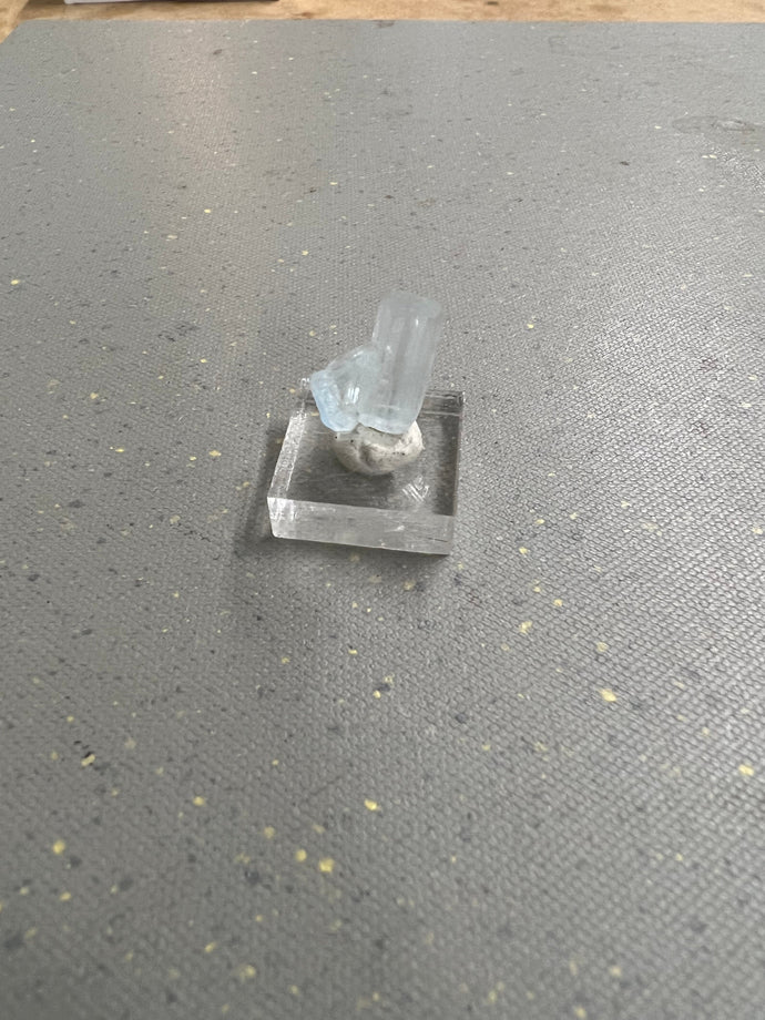 Aquamarine, Specimens, (1.7 gram)