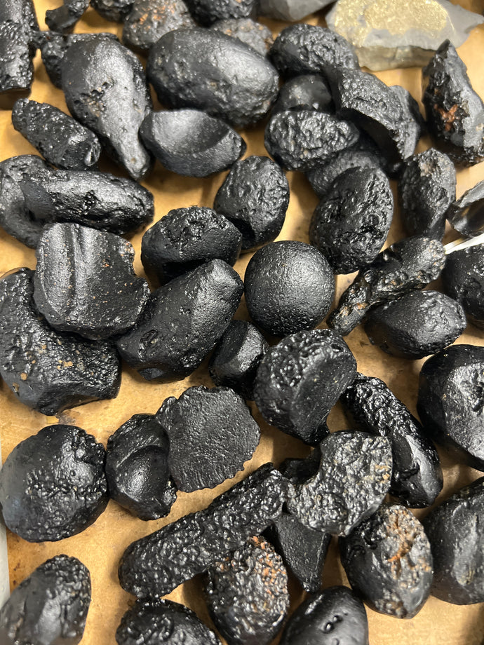 Tibetan Tektite, Raw