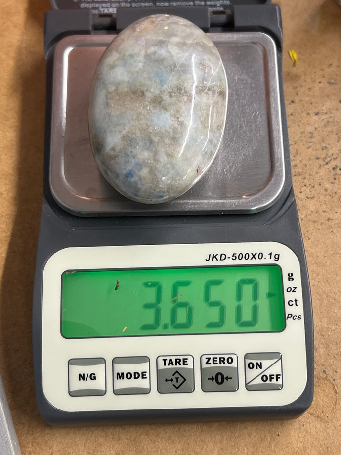 Hackmanite, Palm (2)