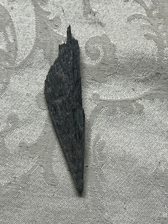Kyanite, Black