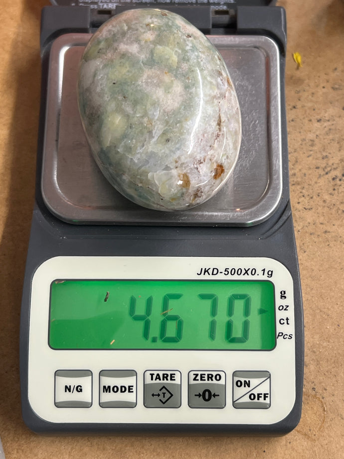 Hackmanite, Palm (1)