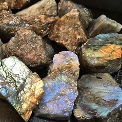 Labradorite, Raw