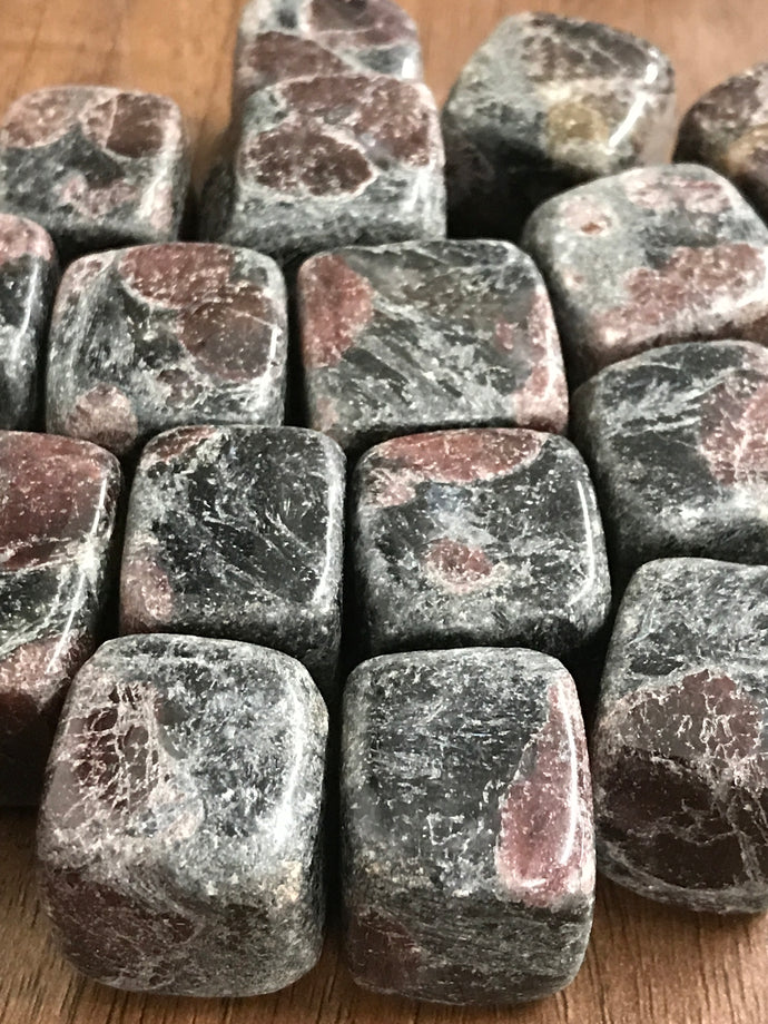 Arfvedsonite and Garnet, Tumbled