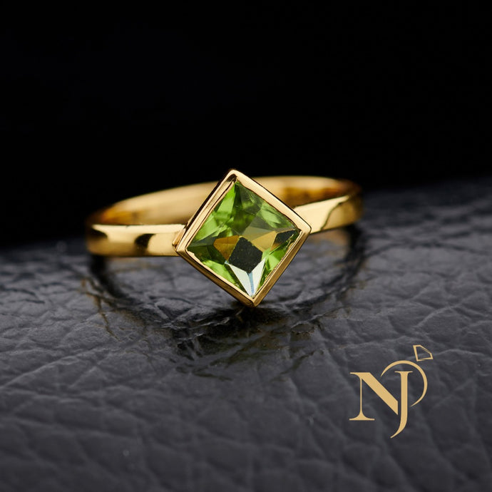 Gold Square Peridot Ring Size 8