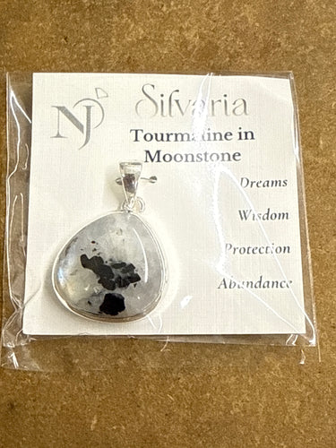 Tourmaline in Moonstone (1)