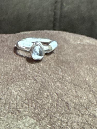 Hyalite Opal  Size 9 U-V Reactive)