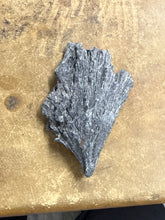 Kyanite, Black (Raw) 6