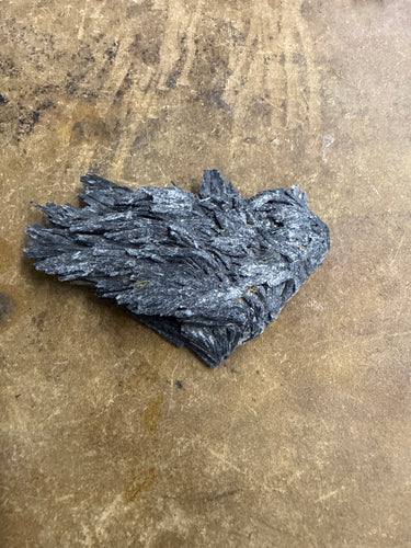 Kyanite, Black (Raw) 5